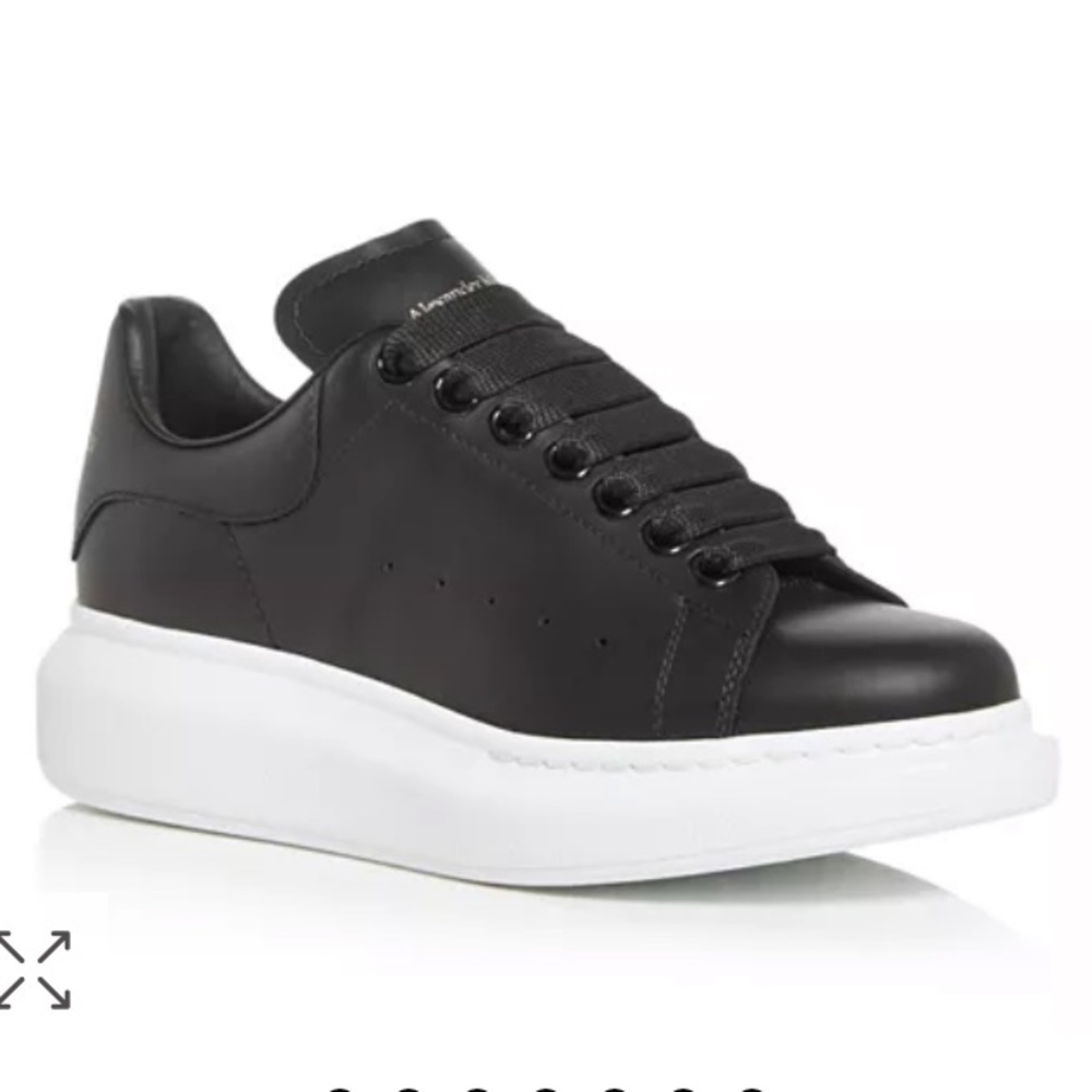Alexander McQueen black sneaker